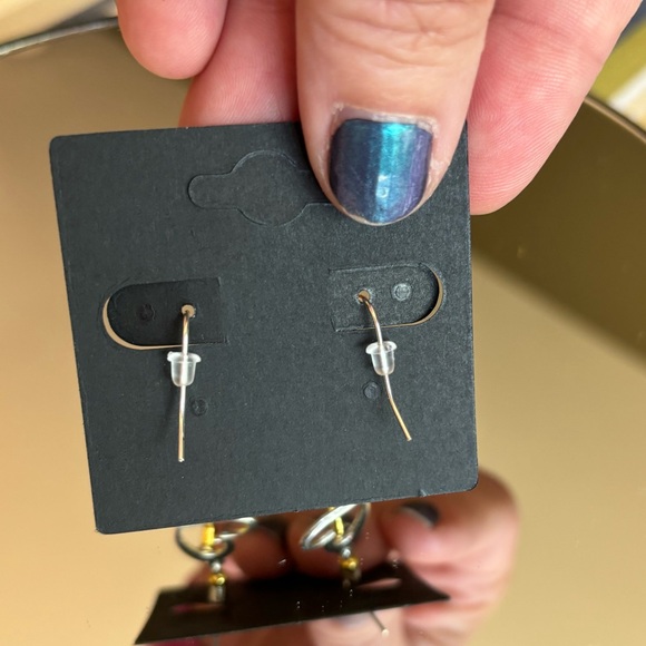 Handmade by me 💜 Earrings - Picture 4 of 4